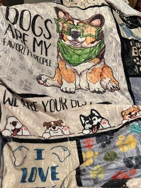 Dogs Are My Favorite People Patchwork Fleece Throw Blanket - Multicolor